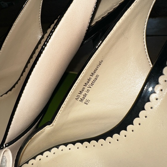 Leather coach and four heels - Picture 2 of 5